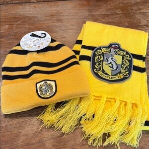 Harry Potter Hufflepuff Hat and Scarf!